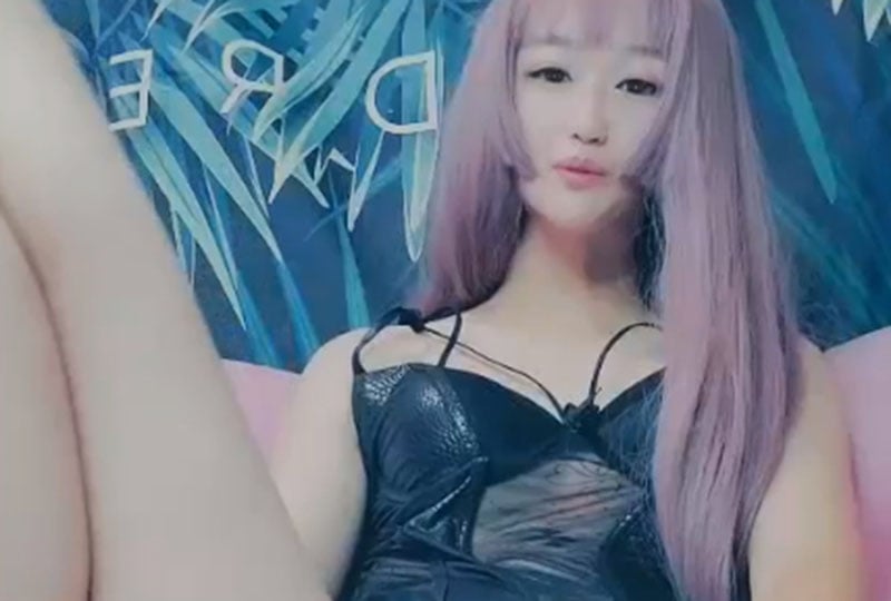美萌妹子享受大黑牛震动!海报剧照