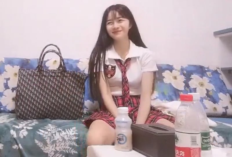极品水手服美女!海报剧照