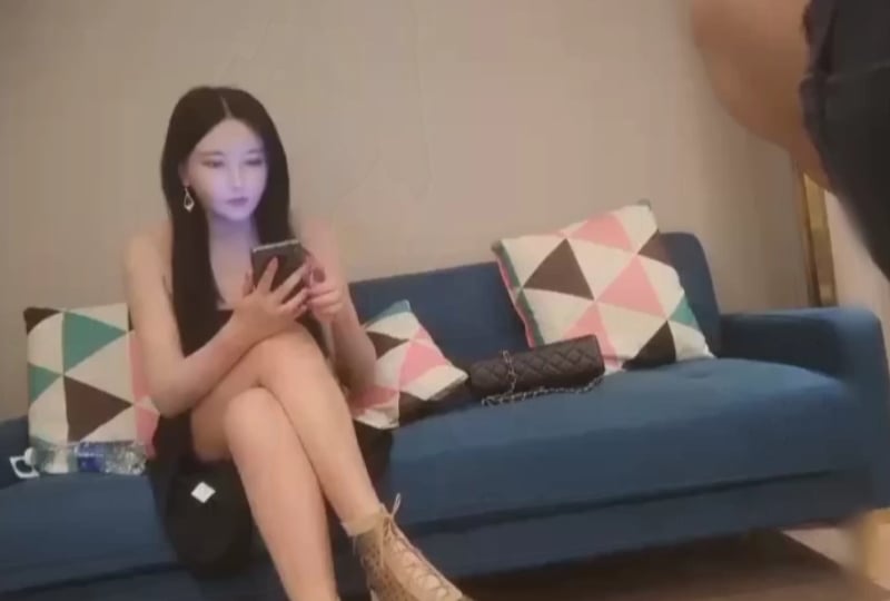黑裙长腿妹子上位骑乘!海报剧照
