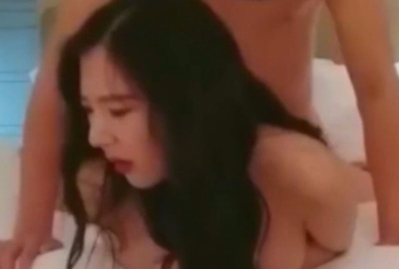 高冷美女的放荡模样!海报剧照