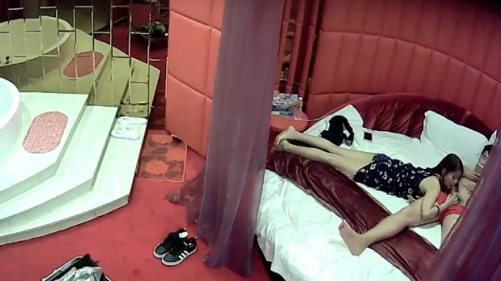 360监控偷拍-情趣酒店胖哥无套啪啪,女主大喊老公你怎么这么厉害海报剧照