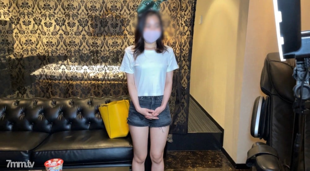 第一次摄影！经验人数2人和最喜欢的男朋友旅行回来后瞒着不认识的大叔和超可爱的女儿眼睛瞪！和先回家的最喜欢的男朋友海报剧照