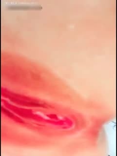【在线】性感漂亮的网红女神鹿少女跳艳舞ZW后又去勾引在沙发上睡觉的表弟海报剧照