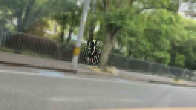 府立普通科③黑色长发的女孩。毕业后为了离开乡下，把身体卖给了不认识的叔叔。-cd2海报剧照