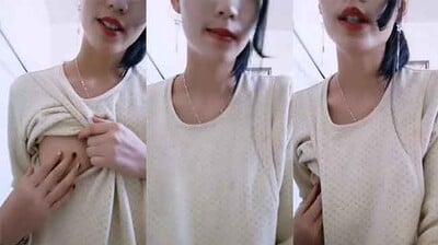 还在哺乳期的美女海报剧照