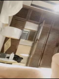 【奶牛浓浓】爆操高颜值大奶女主播海报剧照