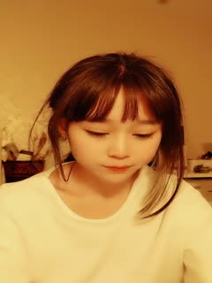 #KIKI 清纯萌妹回归小秀海报剧照