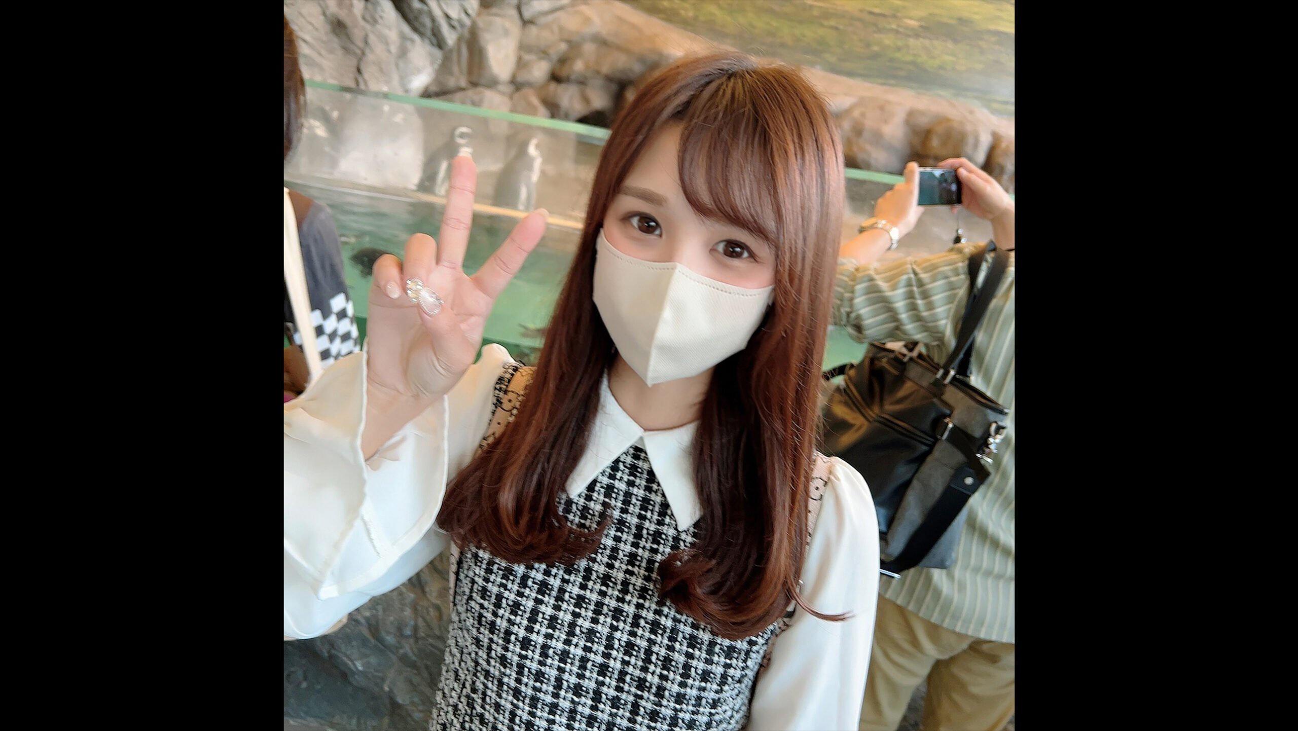 第一次拍摄·外观！ ！元气满满的萌萌哒小幼儿园老师！撕开连裤袜，将精液射在阴道内和粉红色乳头的最小身体上！!海报剧照