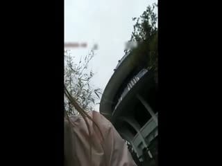 牛逼主播楠楠野外露出勾引摩的司机打野战（给你200块开房好么，你妈逼当我是鸡啊）海报剧照