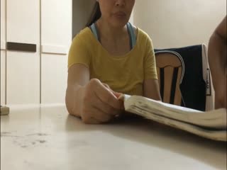 一对一私人吉它老师上门教授眼镜良家妇女弹琴休息时间挑逗她强行扒光啪啪内射妇女屁股真肥国语对白1080P原版海报剧照