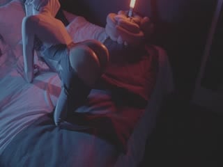 最新流出网红美少女小尤物柚木-玉系列原版图68P+4K超高清视频1V，科幻紧身装水晶棒自慰无毛穴诱惑力十足海报剧照