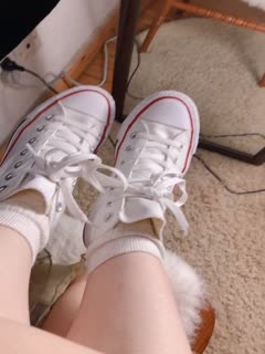 最新自购200元火爆推特小结巴2019新作 小熊背心牛仔裤 三点全露 酷可爱 原版私拍235P 高清720P原版无水印海报剧照