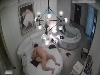 酒店偷拍情侣边洗泡泡浴边打泡激情啪啪影片外流的啊海报剧照