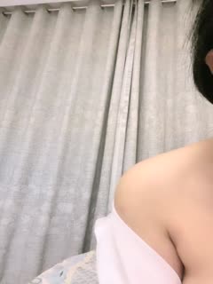 南巷猫_性感尤物大奶美女假屌吸在桌子上骑坐猛捅骚穴流白浆，浴室摸穴喷水.海报剧照