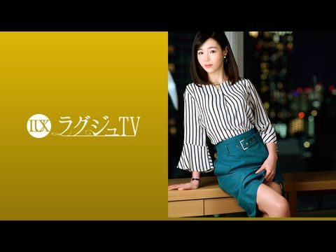 LUXU1090ラグジュTV1074上品な佇まいの奥様が旦那の許可を経て念願のAV出演。旦那以外のペニスの刺激に酔いしれ、頬を染めながら中イキ絶頂！！.海报剧照
